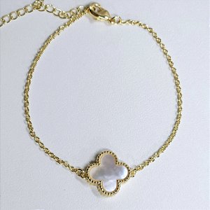 PULSEIRA DOURADA COM TREVO EM MADREPÉROLA