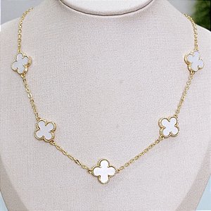 CHOCKER DOURADA COM 5 TREVOS DE 4 FOLHAS COR PEROLADA