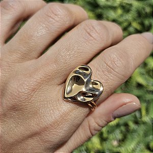 ANEL DOURADO DE CORAÇÕES TEXTURIZADO