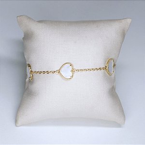 PULSEIRA DOURADA COM CORAÇÕES EM MADREPÉROLA