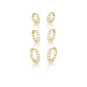 TRIO DOURADO DE ARGOLAS 3 TAMANHOS COM TRABALHADO AO LADO CRAVEJADO DE ZIRCÔNIAS