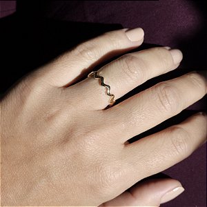 ANEL DOURADO ONDULADO LISO