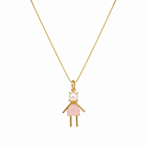 COLAR DOURADO COM PINGENTE DE MENINA E PEDRA FORMATO DE CORAÇÃO ROSA 45+5CM