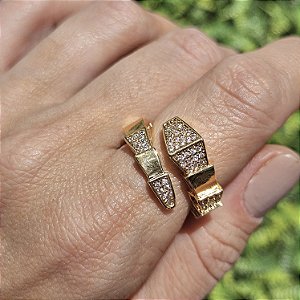 ANEL DOURADO DE COBRA INTERCALANDO ZIRCÔNIAS CRAVEJADAS