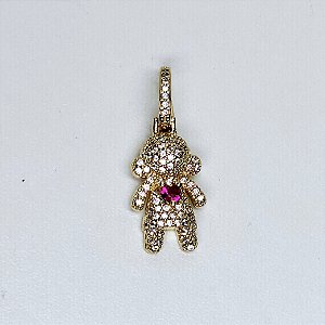 PINGENTE DOURADO DE MENINA TODA CRAVEJADA COM VARIAÇÃO DE COR NO PEITO E FECHO CLICK