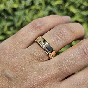 ANEL DOURADO LISO COM 1 FILETE CRAVEJADO