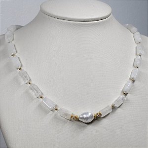 CHOCKER DOURADA COM CRISTAIS E MADREPÉROLA