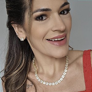 CONJUNTO DOURADO COLAR E BRINCO PONTO DE LUZ QUADRADO COM PEDRAS DE ZIRCÔNIAS AO REDOR - TIPO RIVIERA