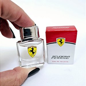 Miniatura Ferrari Scuderia Eau De Toilette Masculino 4ml - Original