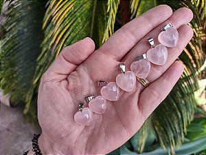 Pingente de coração de QUARTZO ROSA- HARMONIA, Amor e Relacionamentos
