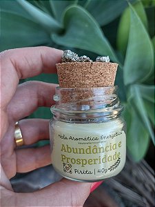 Vela Aromática Energética 40 g  ABUNDÂNCIA E PROSPERIDADE com PIRITA