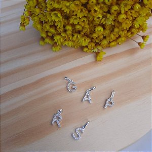 Pingente Letras Cravejada Zirconia