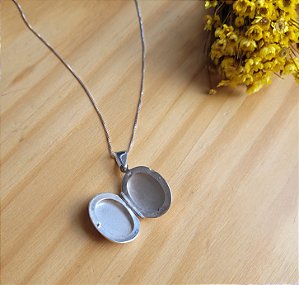 Colar Relicário Oval - Prata 925