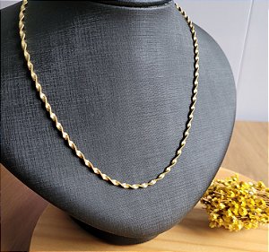 Colar Laminado Torcido 2,5mm - Semijoias