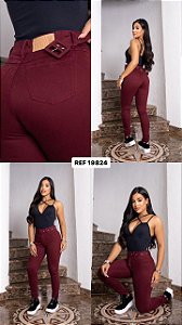 CALÇA JEANS SARJA VINHO COM LYCRA GRADE QUEBRADA