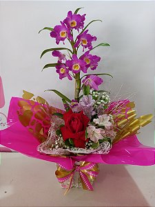 Orquídea Dendrobium com arranjinho
