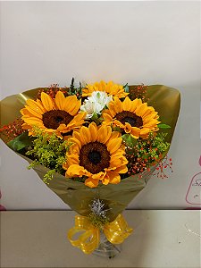 BUQUÊ COM GIRASSÓIS