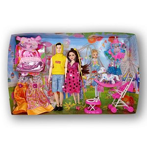 BONECA BELLA GRAVIDA COM FAMILIA ANDADOR E ACESSORIOS
