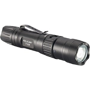 Lanterna Pelican 7100 LED (695 lúmens)