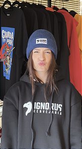 Gorro em lã Azul modelo pirata