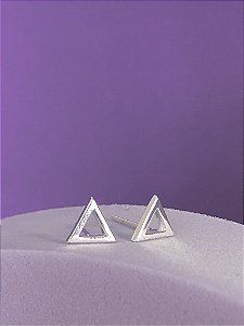 Brinco Triangulo Vazado