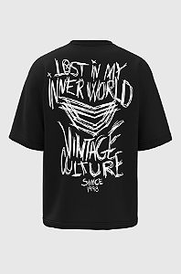 Camiseta Oversized Vintage Culture Lost In My Inner World