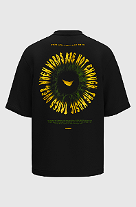 Camiseta Oversized Vintage Culture The Music Takes Over Algodão Egípcio