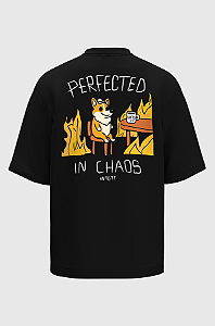 Camiseta Oversized Vintage Culture Perfected in Chaos Algodão Egípcio