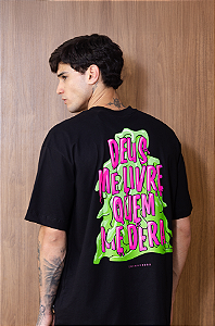 Camiseta Oversized Deus me Livre