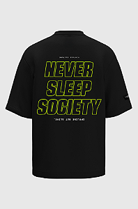 Camiseta Oversized Never Sleep Society Pima