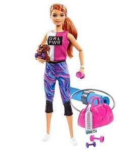 Boneca Barbie Morena Caminhada com Pet - Mattel