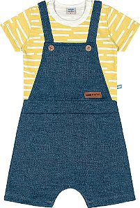Conjunto jardineira em moletinho jeans e camiseta meia malha