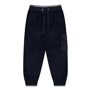 Calça em pelinhos na cor preta com detalhes em cinza chumbo