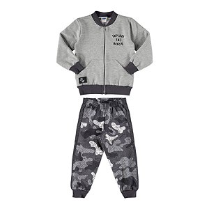 Conjunto em moletom felpado com calça estampa militar na cor cinza chumbo