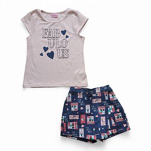 Conjunto feminino com shorts-saia estampado
