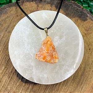 PINGENTE DE CALCITA LARANJA – Alegria, Criatividade e Equilíbrio