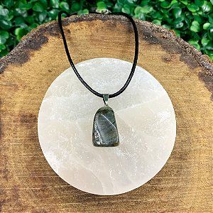 PINGENTE DE LABRADORITA – Magia, Proteção e Transformação