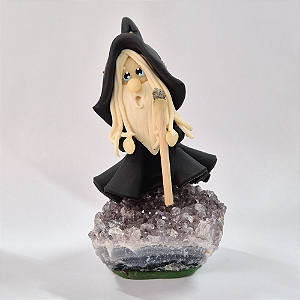 Mago na Base de Ametista com Pirita – Sabedoria, Proteção & Prosperidade