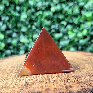Pirâmide de Ágata – Equilíbrio, Proteção & Harmonia