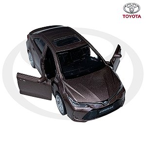 Miniatura - 1:38 - Toyota Corolla Hybrid - Califórnia Júnior
