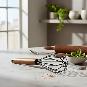 Batedor De Claras De Silicone C/ Cabo De Madeira - Paramount