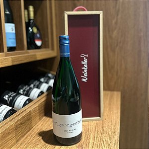 St. Georgenhof Riesling trocken em caixa de madeira