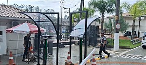 COBERTURA EM POLICARBONATO ALVEOLAR 6MM