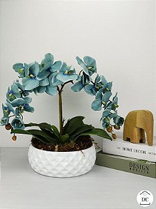Arranjo de Orquídea Artificial Azul com Vaso Branco