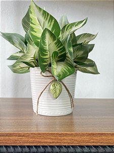 Vaso Branco Cerâmica Pingente com Planta Artificial