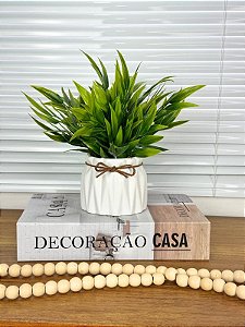 Vaso Branco Laço com Verde Folha Artificial