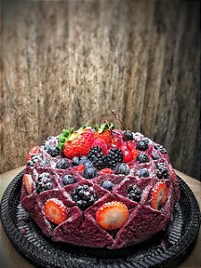 (a) Bolo Red Velvet c/ Frutas Vermelhas - Jubilee 1450 (Peso 1.45 kg)