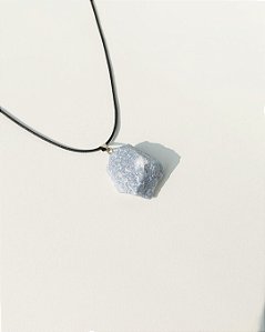 Pingente de Quartzo Azul Bruto - Boa Comunicação e Harmonia