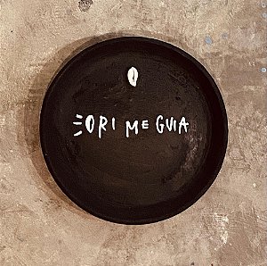 Prato de Barro | Ori me guia 20x20cm