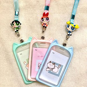 Porta Crachá Retrátil Personalizado com Cordão e Capinha - Super Poderosas